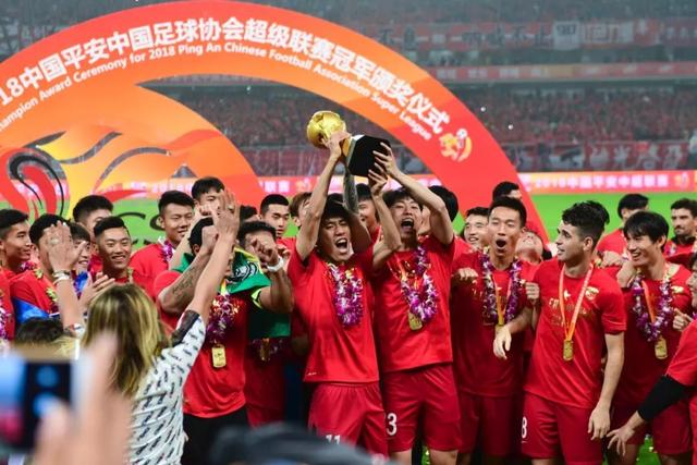 比尔·西蒙斯：施泰因巴赫就是个篮板球大杀器 打20几分钟就两双